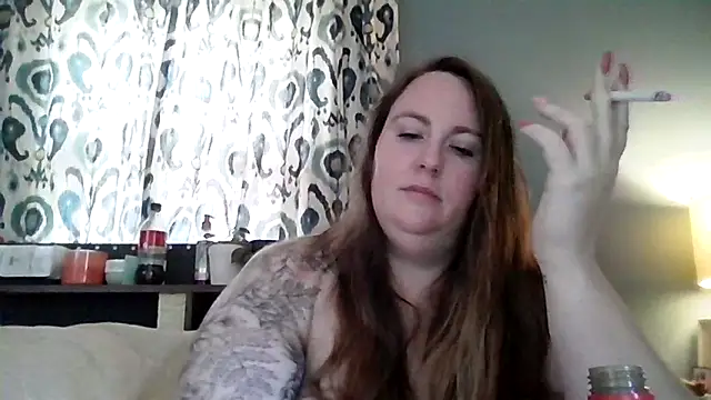 Snapshot of Domimommy420 chatting on November 22, 4:17 pm Domimommy420 online show from November 22, 4:17 pm