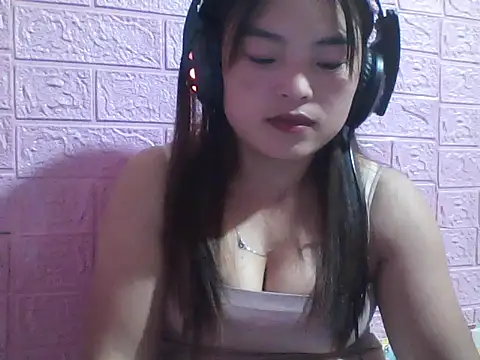 Snapshot of Loc_al chatting on September 28, 4:56 pm Loc al online show from September 28, 4:56 pm