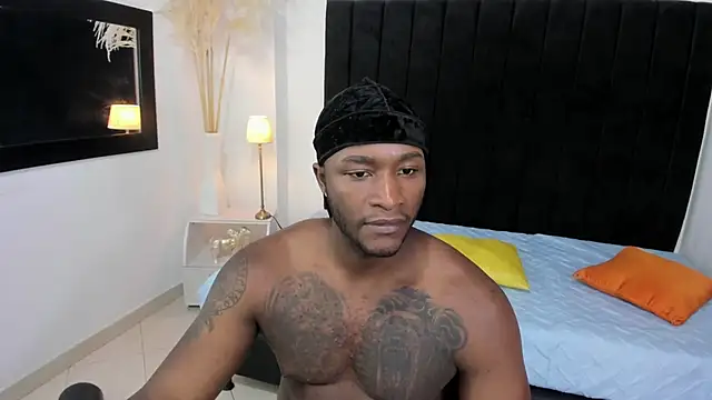 Snapshot of chrstian_lewis1 chatting on November 4, 3:44 pm chrstian lewis1 online show from November 4, 3:44 pm