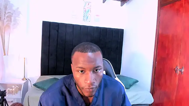 Snapshot of chrstian_lewis1 chatting on November 30, 4:11 pm chrstian lewis1 online show from November 30, 4:11 pm