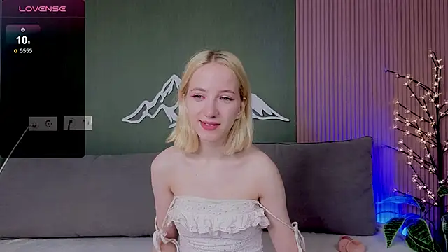 Snapshot of EmmaNovak chatting on September 29, 12:10 pm EmmaNovak online show from September 29, 12:10 pm