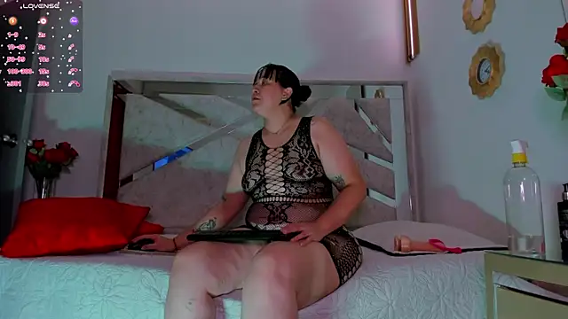 Snapshot of ThiccyLexxy chatting on November 19, 12:16 pm ThiccyLexxy online show from November 19, 12:16 pm