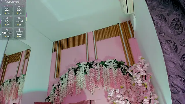 Snapshot of ThiccyLexxy chatting on December 1, 12:43 pm ThiccyLexxy online show from December 1, 12:43 pm