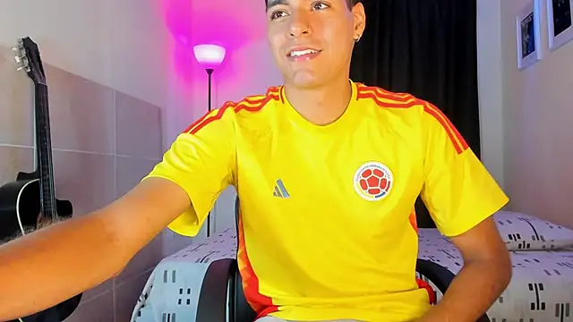 Snapshot of TeamPorn_19 chatting on October 25, 3:25 am TeamPorn 19 online show from October 25, 3:25 am