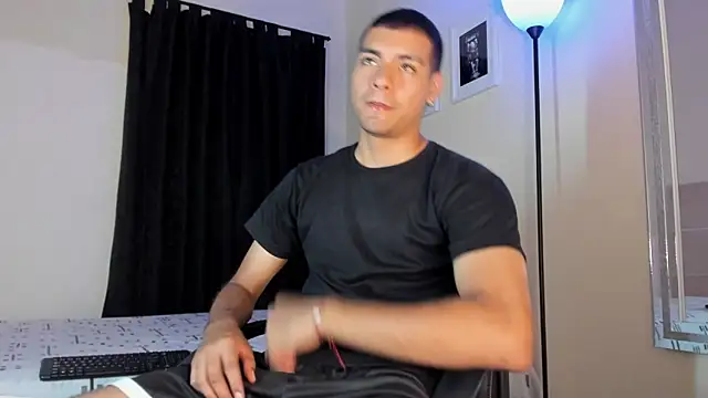 Snapshot of TeamPorn_19 chatting on November 6, 2:45 am TeamPorn 19 online show from November 6, 2:45 am