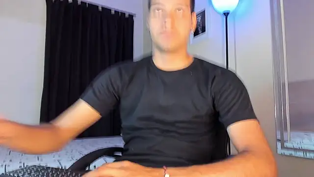 Snapshot of TeamPorn_19 chatting on November 10, 10:42 pm TeamPorn 19 online show from November 10, 10:42 pm