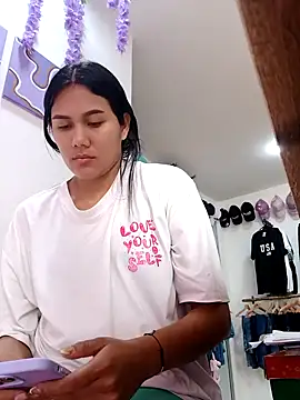 Snapshot of burbuja02 chatting on October 8, 2:47 pm burbuja02 online show from October 8, 2:47 pm