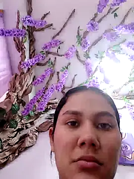 Snapshot of burbuja02 chatting on November 8, 2:17 pm burbuja02 online show from November 8, 2:17 pm