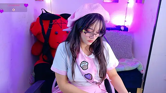 Snapshot of MiaVelvetDoll chatting on October 2, 2:02 pm MiaVelvetDoll online show from October 2, 2:02 pm