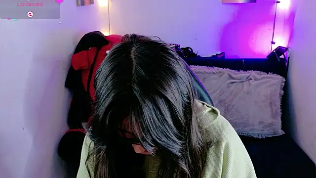 Snapshot of MiaVelvetDoll chatting on November 21, 1:43 pm MiaVelvetDoll online show from November 21, 1:43 pm