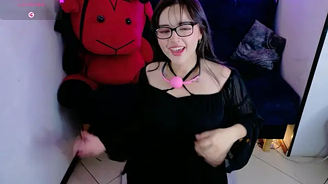 Snapshot of MiaVelvetDoll chatting on November 22, 2:27 pm MiaVelvetDoll online show from November 22, 2:27 pm