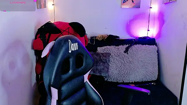 Snapshot of MiaVelvetDoll chatting on November 24, 2:06 pm MiaVelvetDoll online show from November 24, 2:06 pm