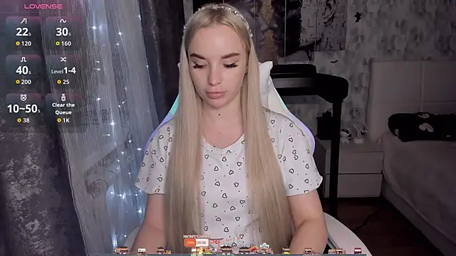 KiraKrox online show from November 9, 6:39 pm