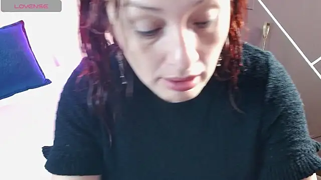 Snapshot of ScarletHott_ chatting on October 13, 12:05 pm ScarletHott online show from October 13, 12:05 pm