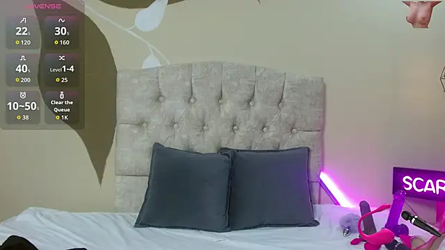 Snapshot of ScarletHott_ chatting on November 10, 11:42 am ScarletHott online show from November 10, 11:42 am