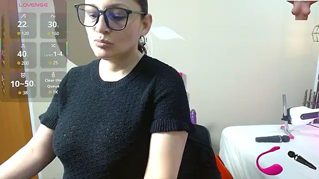 Snapshot of ScarletHott_ chatting on November 13, 6:29 pm ScarletHott online show from November 13, 6:29 pm