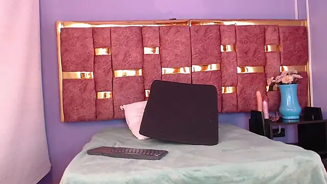 Snapshot of shantall_05 chatting on September 11, 3:17 am shantall 05 online show from September 11, 3:17 am