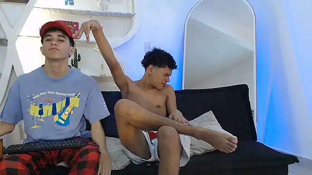 THREE GUYS HOT online show from October 3, 7:22 pm