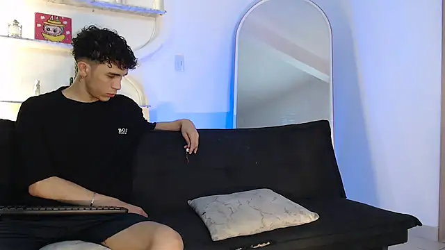 THREE GUYS HOT online show from November 2, 7:27 pm