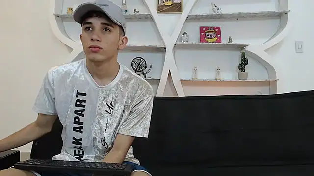 THREE GUYS HOT online show from November 27, 7:16 pm