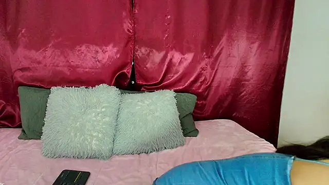 Snapshot of LilyRousee chatting on October 22, 2:56 am LilyRousee online show from October 22, 2:56 am