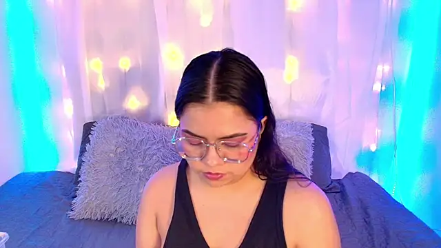 Snapshot of LilyRousee chatting on November 21, 12:54 am LilyRousee online show from November 21, 12:54 am