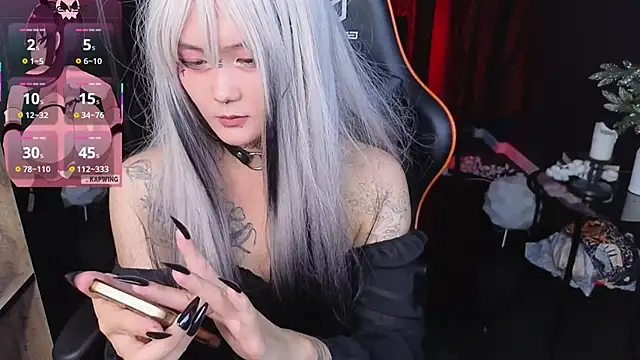 Snapshot of GothXRaven chatting on September 18, 3:47 pm GothXRaven online show from September 18, 3:47 pm