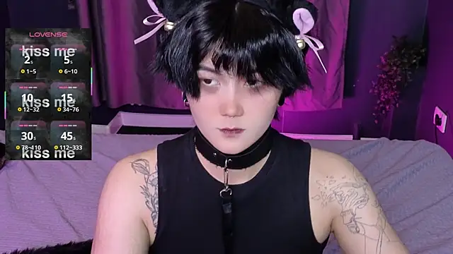 Snapshot of GothXRaven chatting on October 22, 4:07 pm GothXRaven online show from October 22, 4:07 pm