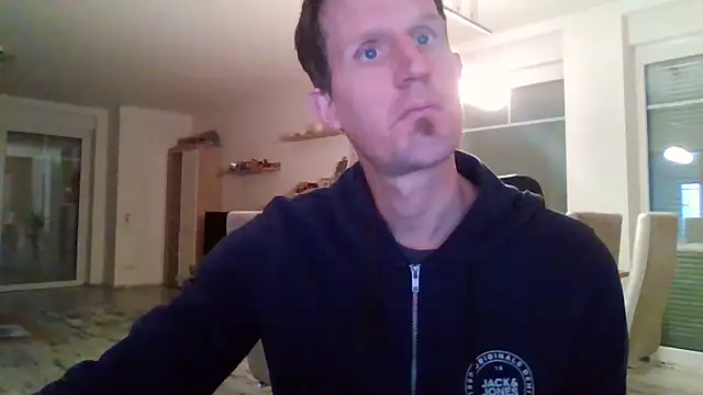 Snapshot of Trockenbau chatting on November 1, 10:39 am Trockenbau online show from November 1, 10:39 am