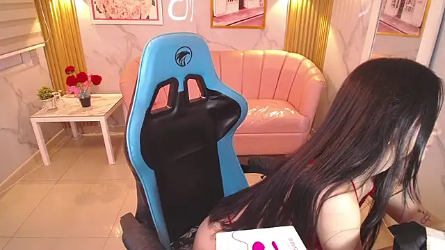 angel09 a  online show from November 13, 12:48 pm