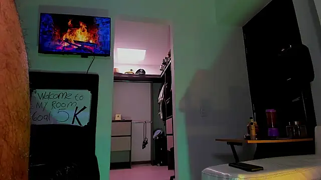 Snapshot of Andrew_Johnnson chatting on September 18, 5:15 pm Andrew Johnnson online show from September 18, 5:15 pm