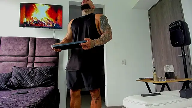 Snapshot of Andrew_Johnnson chatting on September 20, 5:47 pm Andrew Johnnson online show from September 20, 5:47 pm