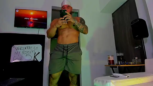 Snapshot of Andrew_Johnnson chatting on October 4, 11:03 pm Andrew Johnnson online show from October 4, 11:03 pm