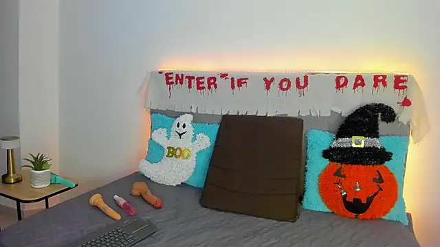 GalaX x online show from October 31, 9:49 pm