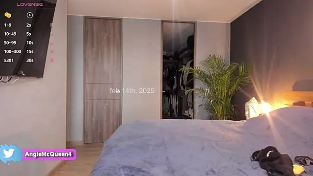 Sarajames online show from February 14, 8:37 pm