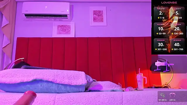 Snapshot of eimy_jones_ chatting on November 29, 3:31 am eimy jones online show from November 29, 3:31 am