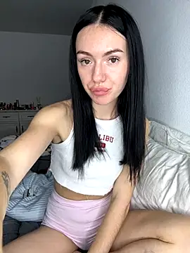 Snapshot of karrr__aaa chatting on November 12, 9:25 pm karrr aaa online show from November 12, 9:25 pm