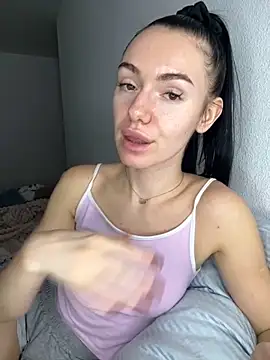 Snapshot of karrr__aaa chatting on November 17, 8:36 pm karrr aaa online show from November 17, 8:36 pm