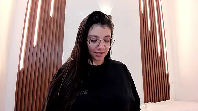 CarolinaMejia online show from October 17, 11:40 pm