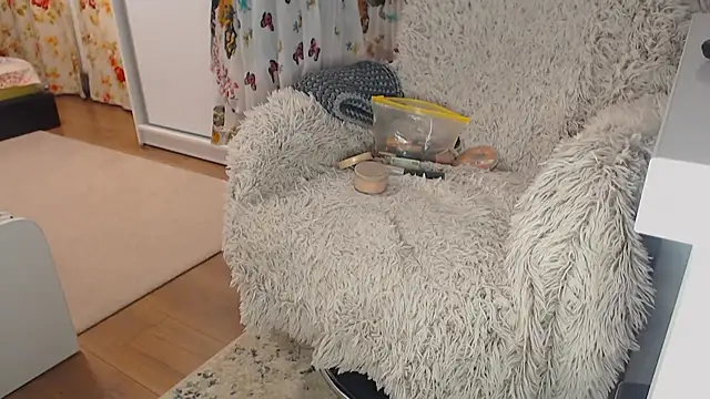 Snapshot of merlyn4 chatting on January 11, 11:02 am merlyn4 online show from January 11, 11:02 am