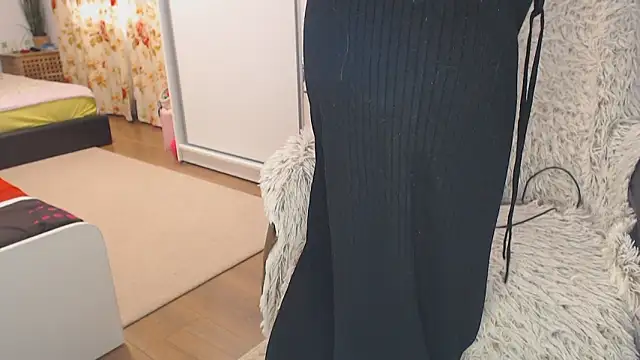 Snapshot of merlyn4 chatting on February 7, 11:56 am merlyn4 online show from February 7, 11:56 am