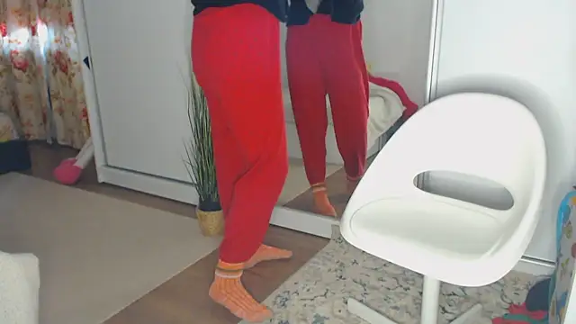 Snapshot of merlyn4 chatting on February 26, 8:48 am merlyn4 online show from February 26, 8:48 am