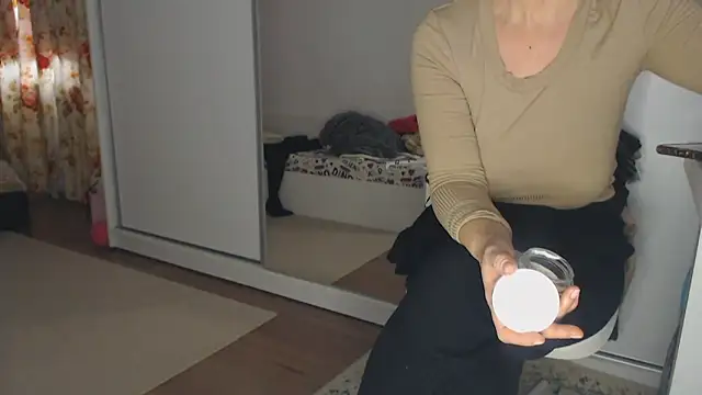 Snapshot of merlyn4 chatting on February 28, 11:36 am merlyn4 online show from February 28, 11:36 am