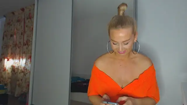 Snapshot of merlyn4 chatting on March 19, 11:39 am merlyn4 online show from March 19, 11:39 am