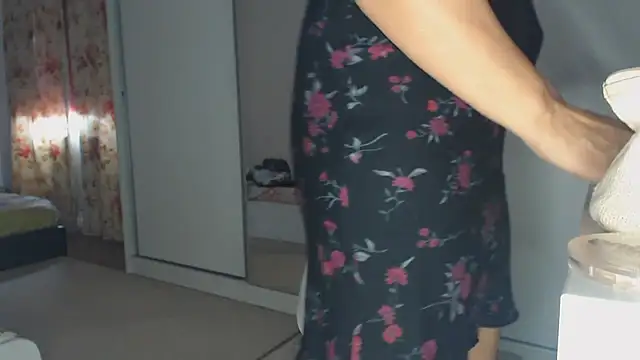 Snapshot of merlyn4 chatting on September 12, 11:54 am merlyn4 online show from September 12, 11:54 am