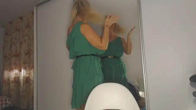 Snapshot of merlyn4 chatting on October 4, 12:36 pm merlyn4 online show from October 4, 12:36 pm