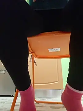 Snapshot of merlyn4 chatting on November 21, 9:52 am merlyn4 online show from November 21, 9:52 am