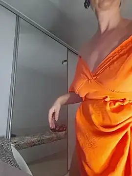 Snapshot of merlyn4 chatting on November 22, 11:53 am merlyn4 online show from November 22, 11:53 am