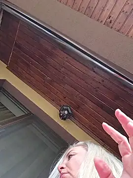 Snapshot of merlyn4 chatting on November 26, 10:27 am merlyn4 online show from November 26, 10:27 am