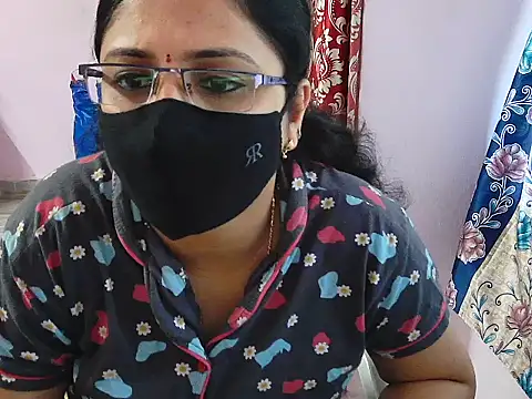 Snapshot of jannu6482 chatting on November 8, 7:08 am jannu6482 online show from November 8, 7:08 am